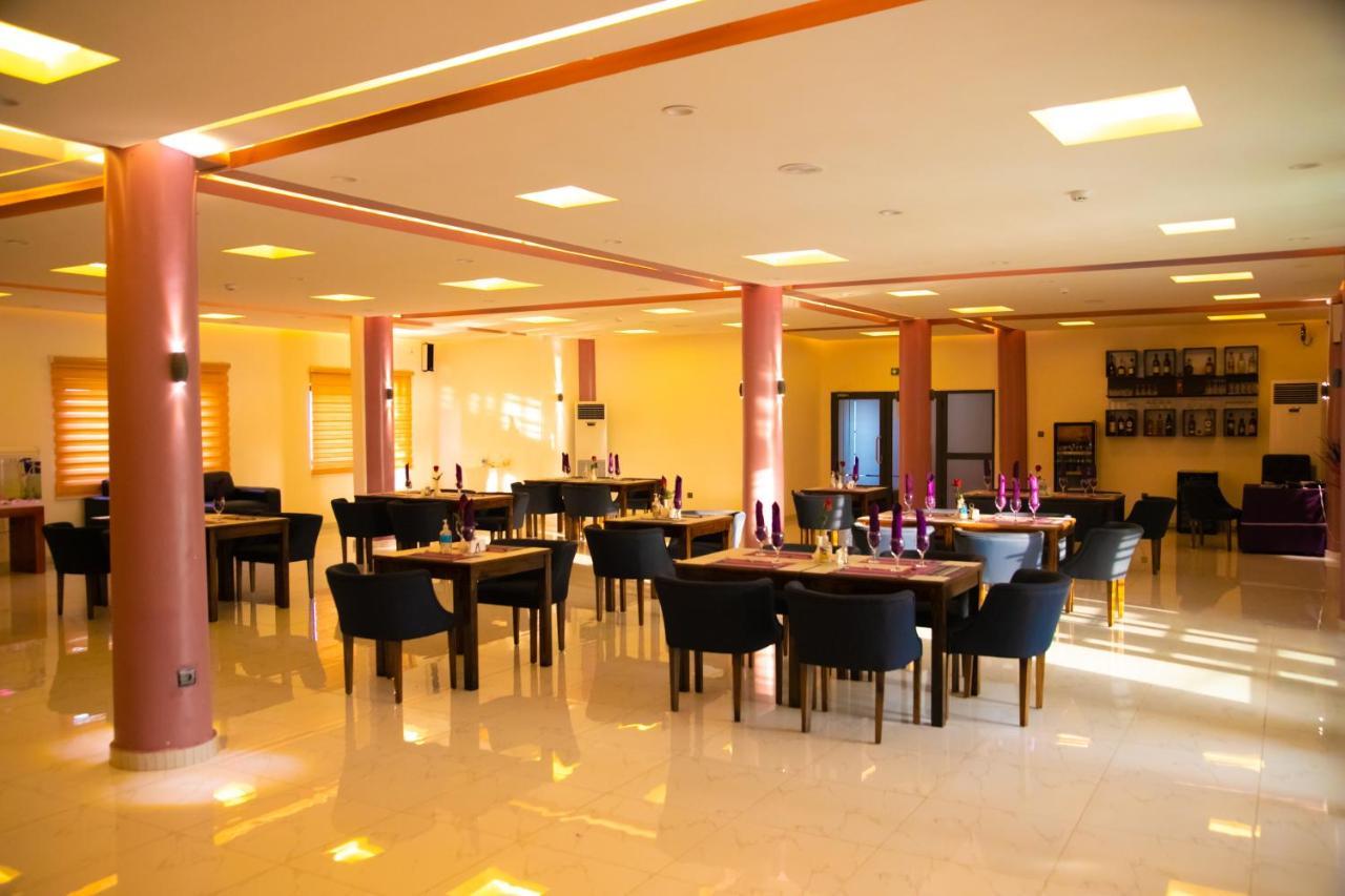 Hotel La Casa Cielo Cotonou Exterior photo