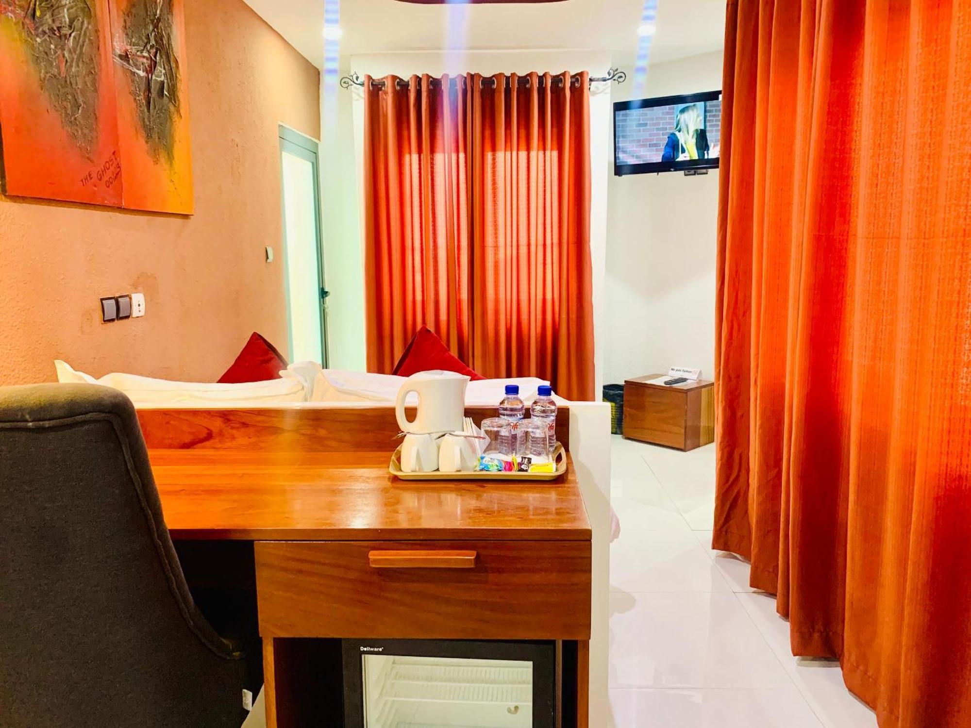 Hotel La Casa Cielo Cotonou Exterior photo